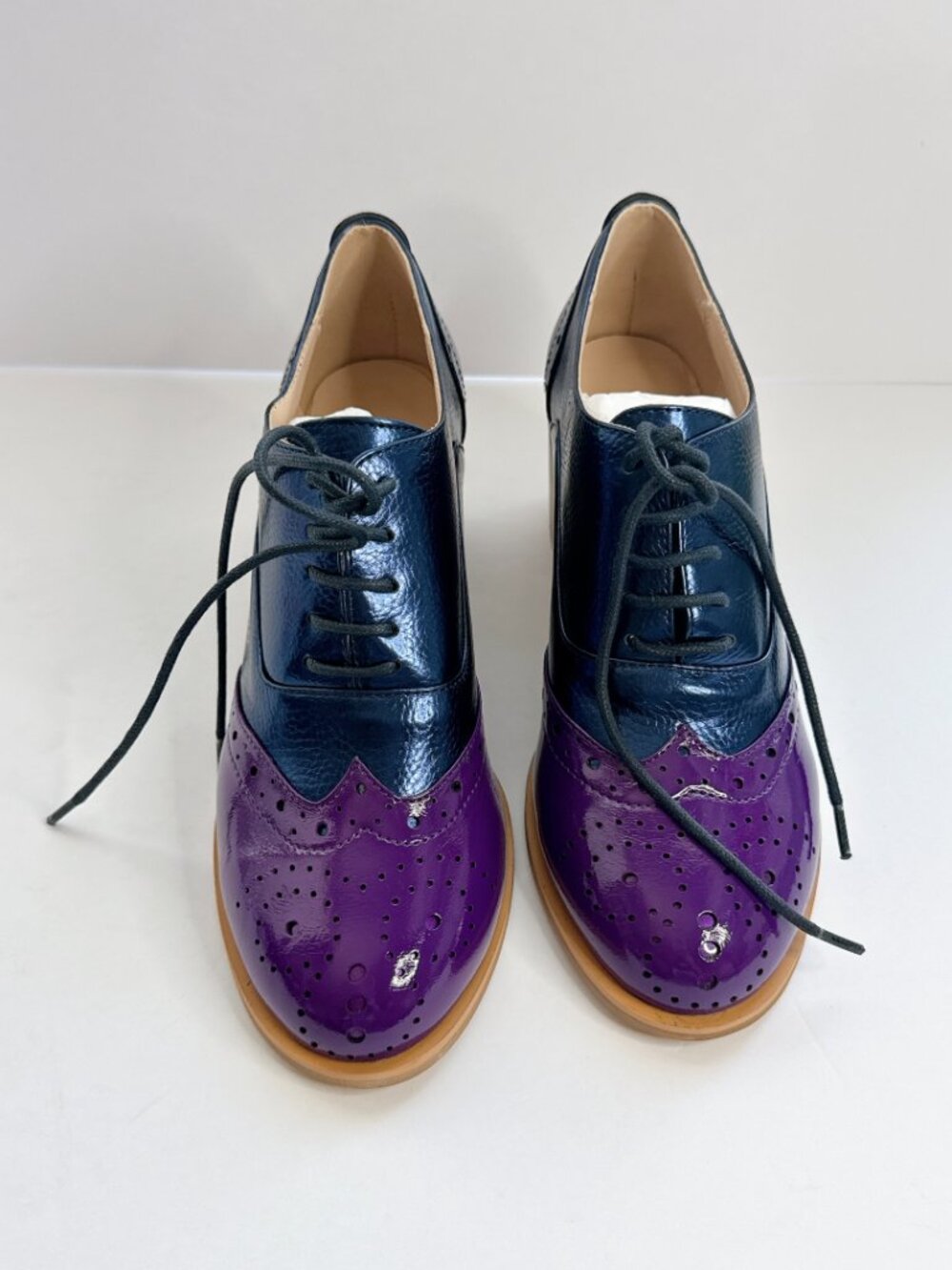 Size 8.5 FOWT Women's Perforated Lace-Up Oxfords Almond Toe Vintage Purple Blue